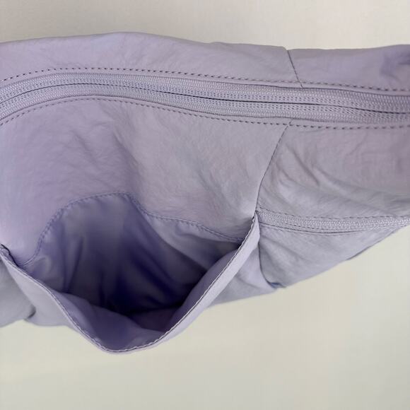 Lululemon Slouchy Sling Bag 6L - Picture 6 of 11